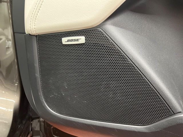 �yBOSE�T�E���h�V�X�e���z���[�J�[�I�v�V�����̍��i�ʃT�E���h�V�X�e���𓋍ځB��p�̃`���[�j���O���{���ꂽ�召�l�X�ȃX�s�[�J�[����ǎ��ȃT�E���h���t�ł��A�Տꊴ���ӂ�鉹����Ԃ����o���܂��B