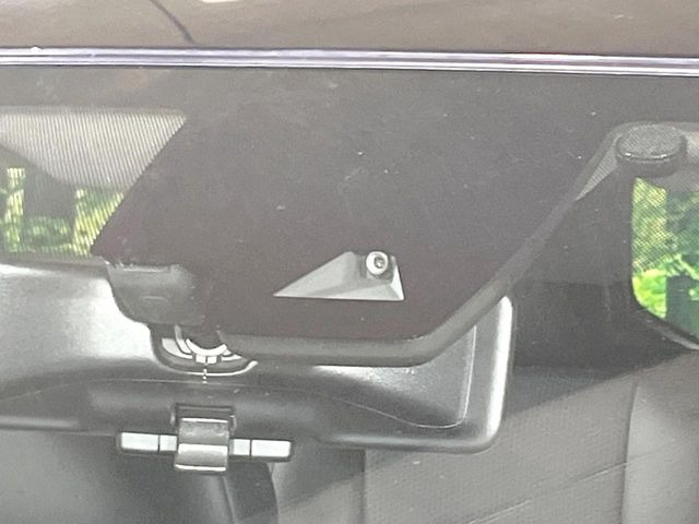 �y�G�}�[�W�F���V�[�u���[�L�z���s���ɑO���̎ԗ�����F�����A�Փ˂������Ȏ��͌x��ƃu���[�L�ŏՓˉ���Ɣ�Q�y�����A�V�X�g�B�����S�Ƀh���C�u�����y���݂��������܂��B