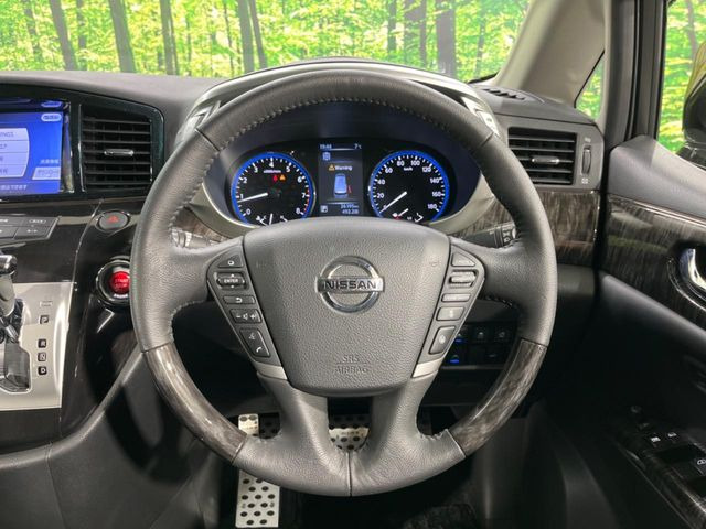 �y�����v�����X�e�A�����O�z�㎿�Ȋv���g�p���邱�ƂŁA��ɂ����������݂ƂĂ��^�]���₷���n���h���ł���