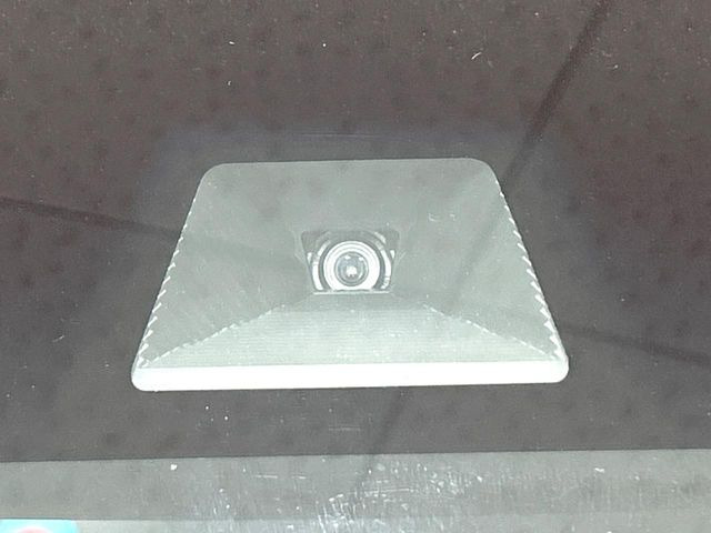 �y�z���_�Z���V���O�z���s���ɑO���̎ԗ�����F�����A�Փ˂������Ȏ��͌x��ƃu���[�L�ŏՓˉ���Ɣ�Q�y�����A�V�X�g�B�����S�Ƀh���C�u�����y���݂��������܂��B