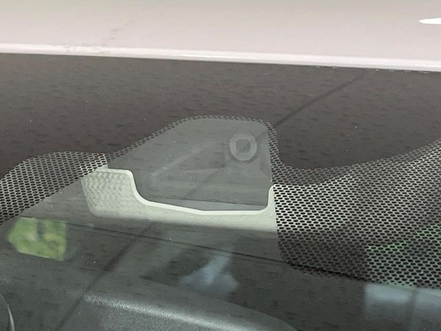 �y�G�}�[�W�F���V�[�u���[�L�z���s���ɑO���̎ԗ�����F�����A�Փ˂������Ȏ��͌x��ƃu���[�L�ŏՓˉ���Ɣ�Q�y�����A�V�X�g�B�����S�Ƀh���C�u�����y���݂��������܂��B