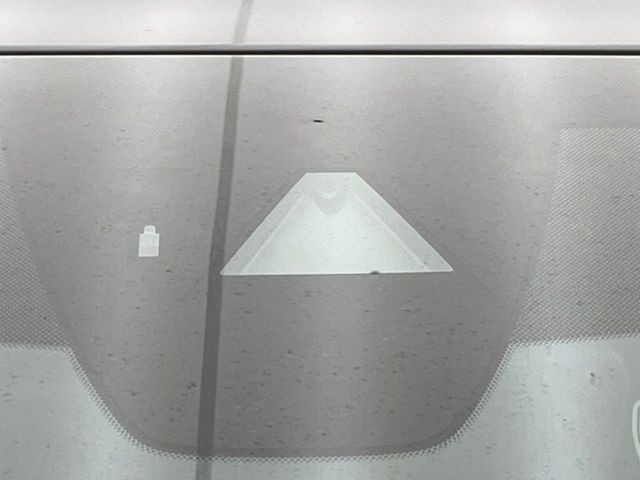 �y�X�}�[�g�u���[�L�T�|�[�g�z���s���ɑO���̎ԗ�����F�����A�Փ˂������Ȏ��͌x��ƃu���[�L�ŏՓˉ���Ɣ�Q�y�����A�V�X�g�B�����S�Ƀh���C�u�����y���݂��������܂��B