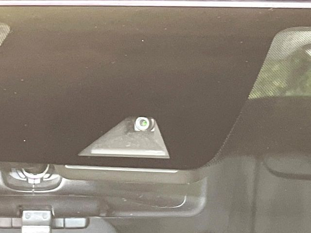 �y�C���e���W�F���g�G�}�[�W�F���V�[�u���[�L�z�t�����g�J�����őO���̎ԗ�����s�҂����m�B�Փ˂������Ȏ��͏Փ˔�Q�y���u���[�L���쓮�A�Փˉ�����T�|�[�g�B�����S�Ƀh���C�u�����y���݂��������܂��B