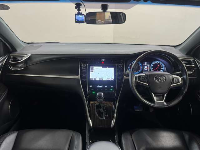 ���D�݂̃I�v�V�����𑕒����Č�[�Ԃ��邱�Ƃ��\�ł��B�i�r�E�o�b�N�J�����EETC�E��ȃt���b�v�_�E�����j�^�[�E�R�[�e�B���O�E�V�[�g�J�o�[�E�h���C�u���R�[�_�[�E�G���W���X�^�[�^�[ �ȂǂȂǎ戵����!