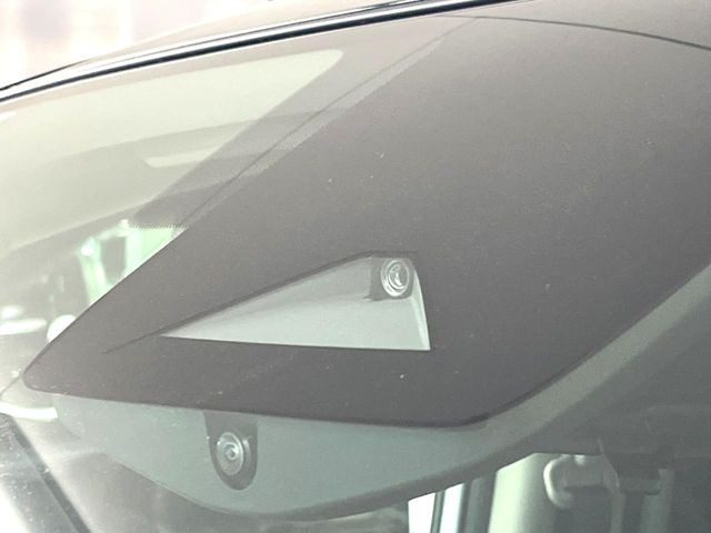 �y�C���e���W�F���g�G�}�[�W�F���V�[�u���[�L�z�t�����g�J�����őO���̎ԗ�����s�҂����m�B�Փ˂������Ȏ��͏Փ˔�Q�y���u���[�L���쓮�A�Փˉ�����T�|�[�g�B�����S�Ƀh���C�u�����y���݂��������܂��B