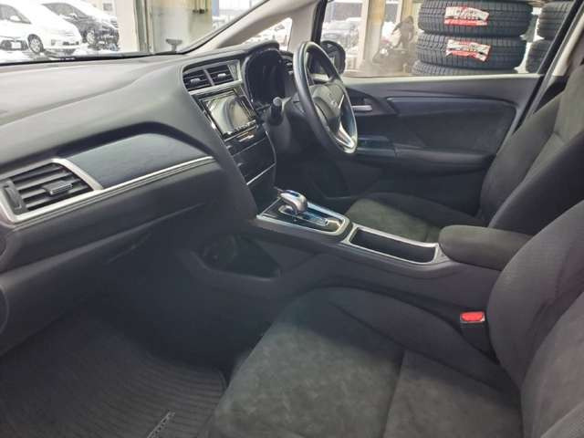 シャトル1.5 ハイブリッド