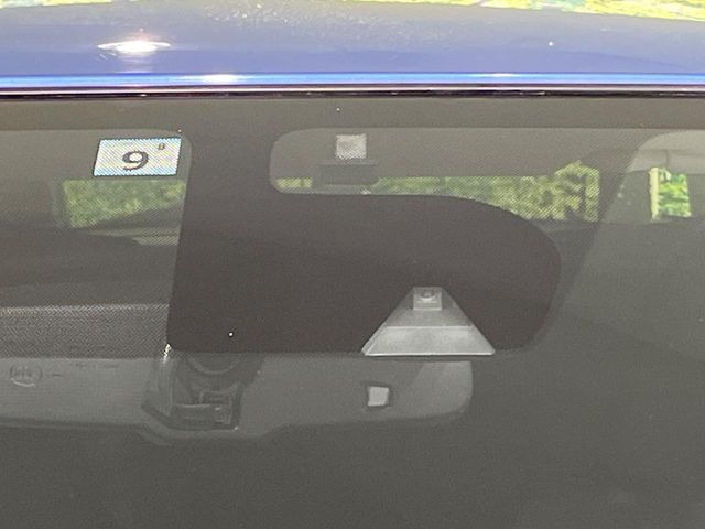 �y�G�}�[�W�F���V�[�u���[�L�z���s���ɑO���̎ԗ�����F�����A�Փ˂������Ȏ��͌x��ƃu���[�L�ŏՓˉ���Ɣ�Q�y�����A�V�X�g�B�����S�Ƀh���C�u�����y���݂��������܂��B