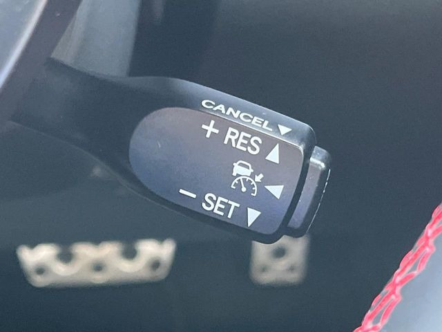 �y�N���[�Y�R���g���[���z�������H�����N���N���s�B�A�N�Z���𗣂��Ă���葬�x�ő��s���ł��A�������^�]���̕��S���y��!�����E�������ȒP�ȃX�C�b�`����Œ����ł��܂��B