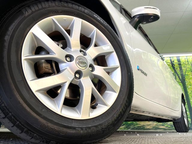 �y����15�C���`�A���~�z�C�[���z�O�ςɃ}�b�`���������A���~�z�C�[���𑕒����Ă���܂��B�e��ЊO�A���~�z�C�[����A�X�^�b�h���X�^�C�����戵�����Ă���܂��B���񂲑��k����������