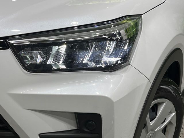 �yLED�w�b�h���C�g�z���V����ԑ��s�����ǍD�Ȏ��E���m�ۂ����S���ĉ^�]�ł��鍂�P�xLED�w�b�h���C�g�𑕔�!�_�����x�������A����d�͂��}�����Ă��܂��B