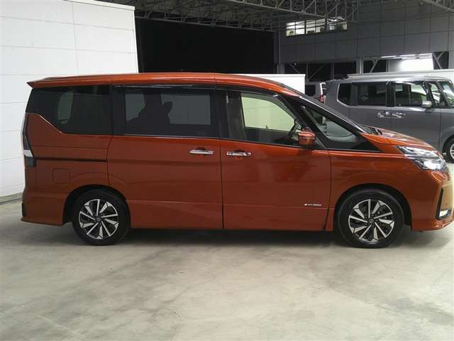 セレナ2.0 ハイウェイスターV