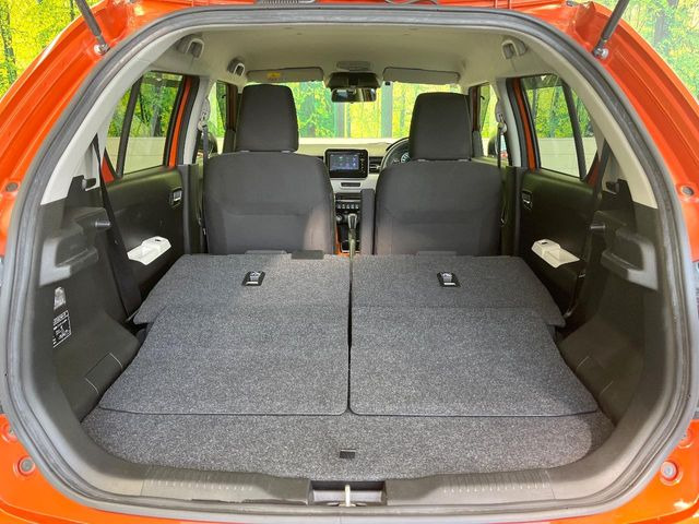 ���i�̂���������ʋ΁A���}���ɏ\���ȉ׎��X�y�[�X���m�ۂ��Ă���܂��B�Z�J���h�V�[�g��|���ƁA�傫�ȉו��̐ύڂ��\�ł���