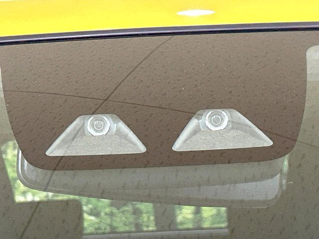 �y�X�}�[�g�A�V�X�g�z���s���ɑO���̎ԗ�����F�����A�Փ˂������Ȏ��͌x��ƃu���[�L�ŏՓˉ���Ɣ�Q�y�����A�V�X�g�B�����S�Ƀh���C�u�����y���݂��������܂��B