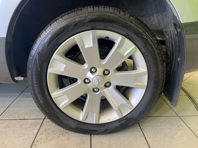 �y�����A���~�z�C�[���z�O�ςɃ}�b�`���������A���~�z�C�[���𑕒����Ă���܂��B�e��ЊO�A���~�z�C�[����A�X�^�b�h���X�^�C�����戵�����Ă���܂��B���񂲑��k����������