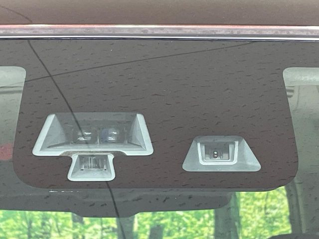 �y�G�}�[�W�F���V�[�u���[�L�z���s���ɑO���̎ԗ�����F�����A�Փ˂������Ȏ��͌x��ƃu���[�L�ŏՓˉ���Ɣ�Q�y�����A�V�X�g�B�����S�Ƀh���C�u�����y���݂��������܂��B