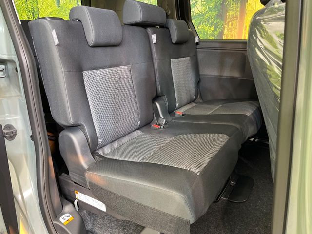 ���i���ȃI���W�i���t���A�}�b�g���I�v�V�����ɂĂ��p�ӂ��Ă���܂��B���D���ȃf�U�C����J���[�����Ԃɍ��킹�đI��ł����������Ƃ��ł��܂���