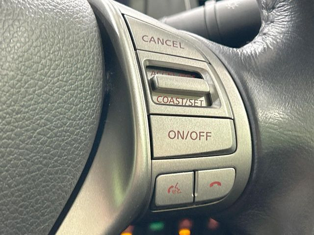 �y�N���[�Y�R���g���[���z�������H�����N���N���s�B�A�N�Z���𗣂��Ă���葬�x�ő��s���ł��A�������^�]���̕��S���y��!�����E�������ȒP�ȃX�C�b�`����Œ����ł��܂��B