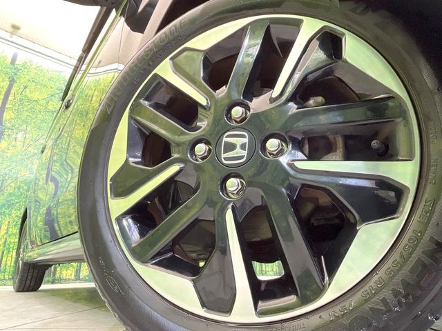 �y����15�C���`�A���~�z�C�[���z�O�ςɃ}�b�`���������A���~�z�C�[���𑕒����Ă���܂��B�e��ЊO�A���~�z�C�[����A�X�^�b�h���X�^�C�����戵�����Ă���܂��B���񂲑��k����������