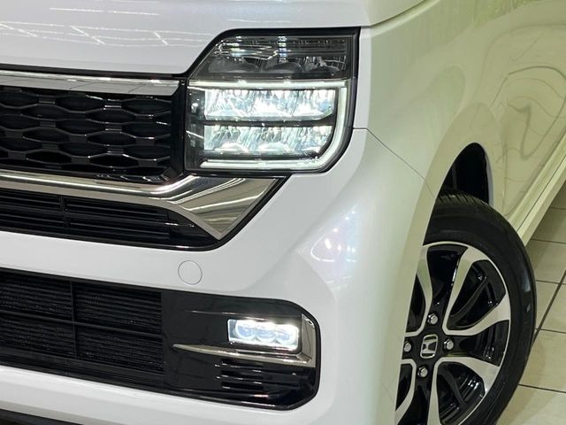 �yLED�w�b�h���C�g�z���V����ԑ��s�����ǍD�Ȏ��E���m�ۂ����S���ĉ^�]�ł��鍂�P�xLED�w�b�h���C�g�𑕔�!�_�����x�������A����d�͂��}�����Ă��܂��B