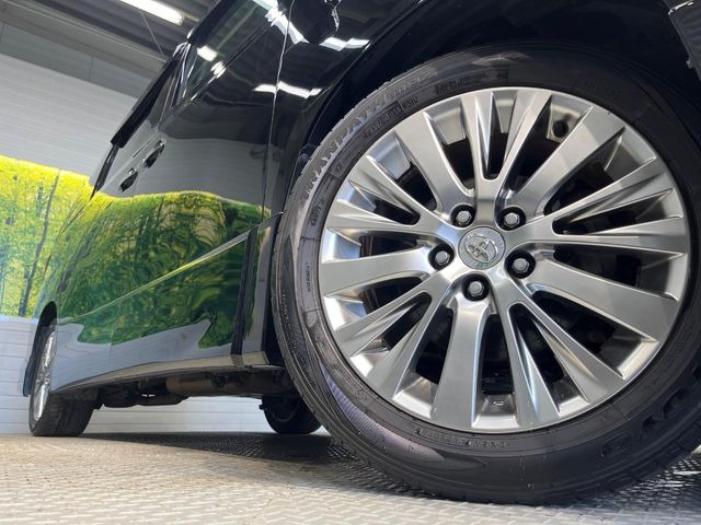 �y����18�C���`�A���~�z�C�[���z�O�ςɃ}�b�`���������A���~�z�C�[���𑕒����Ă���܂��B�e��ЊO�A���~�z�C�[����A�X�^�b�h���X�^�C�����戵�����Ă���܂��B���񂲑��k����������