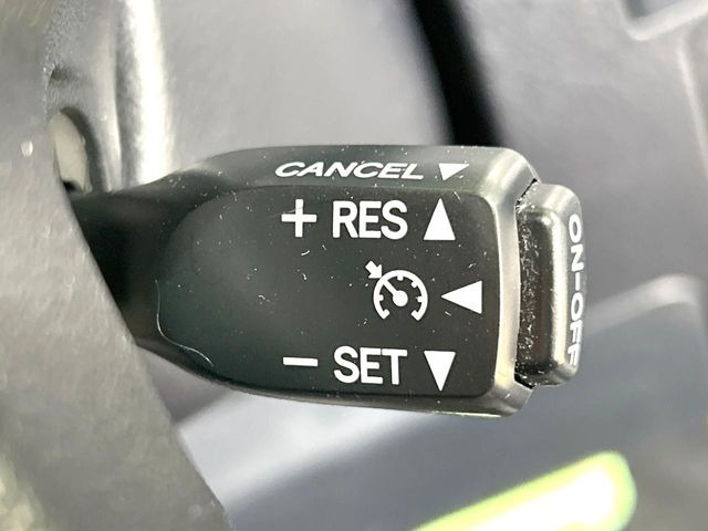 �y�N���[�Y�R���g���[���z�������H�����N���N���s�B�A�N�Z���𗣂��Ă���葬�x�ő��s���ł��A�������^�]���̕��S���y��!�����E�������ȒP�ȃX�C�b�`����Œ����ł��܂��B