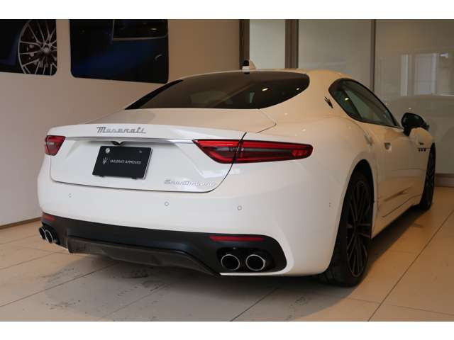 グラントゥーリズモ3.0 モデナ 4WD