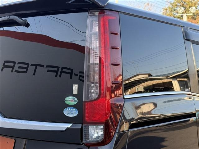 ���Ǝҗl�ւ̔̔��͂��f�肳���Ă��������܂��B �Ԍ������ԗ��̏ꍇ�́A�Ԍ����擾�������x�������z�ŕ\�����Ă���܂��B