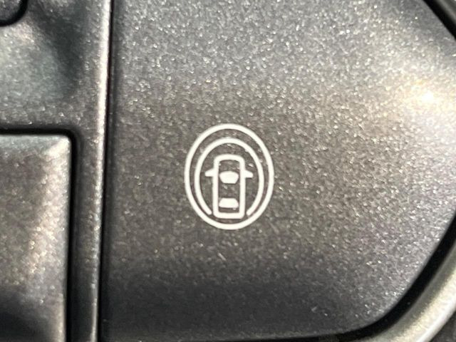 �y�C���e���W�F���g�G�}�[�W�F���V�[�u���[�L�z�t�����g�J�����őO���̎ԗ�����s�҂����m�B�Փ˂������Ȏ��͏Փ˔�Q�y���u���[�L���쓮�A�Փˉ�����T�|�[�g�B�����S�Ƀh���C�u�����y���݂��������܂��B