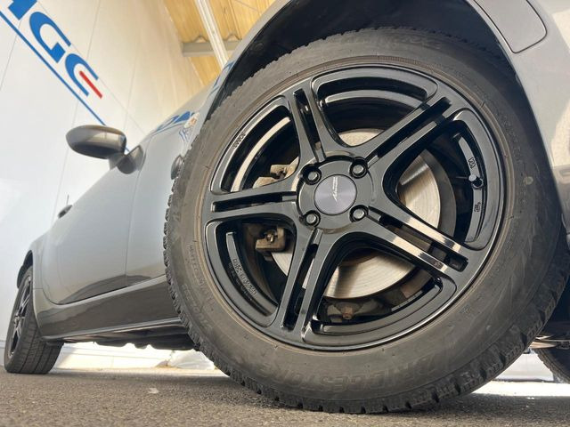 �y16�C���`�A���~�z�C�[���z�O�ςɃ}�b�`�����A���~�z�C�[���𑕒����Ă���܂��B�e��A���~�z�C�[����A�X�^�b�h���X�^�C�����戵�����Ă���܂��B���񂲑��k����������