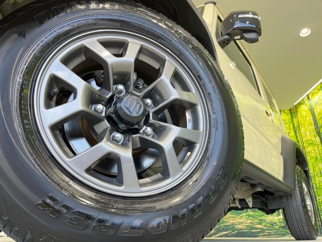 �y����15�C���`�A���~�z�C�[���z�O�ςɃ}�b�`���������A���~�z�C�[���𑕒����Ă���܂��B�e��ЊO�A���~�z�C�[����A�X�^�b�h���X�^�C�����戵�����Ă���܂��B���񂲑��k����������