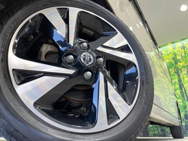 �y����15�C���`�A���~�z�C�[���z�O�ςɃ}�b�`���������A���~�z�C�[���𑕒����Ă���܂��B�e��ЊO�A���~�z�C�[����A�X�^�b�h���X�^�C�����戵�����Ă���܂��B���񂲑��k����������