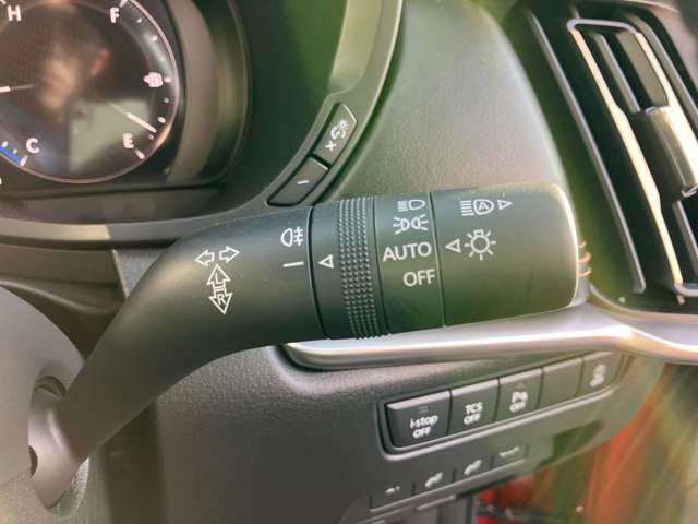 �I�[�g���C�g�V�X�e��!���̖͂��邳�����m���Ď����Ń��C�g�_��!�g���l���Ȃǂŕ֗��ł�!