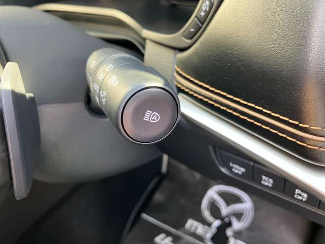 ���I�[�g�}�`�b�N�n�C�r�[�����t�����g�K���X�ɐݒu���ꂽ�O���J�������Ό��Ԃ�X�H���Ȃǂ����m���ăn�C�r�[��&hArr;���[�r�[���������Ő؂�ւ��Ă���܂�!