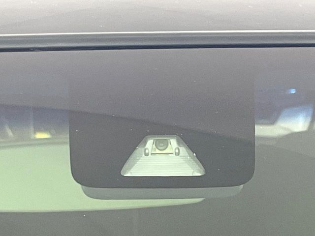 �y�X�}�[�g�A�V�X�g�z���s���ɑO���̎ԗ�����F�����A�Փ˂������Ȏ��͌x��ƃu���[�L�ŏՓˉ���Ɣ�Q�y�����A�V�X�g�B�����S�Ƀh���C�u�����y���݂��������܂��B