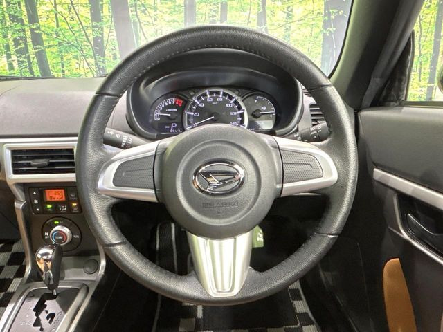 �y�����v�����X�e�A�����O�z�㎿�Ȋv���g�p���邱�ƂŁA��ɂ����������݂ƂĂ��^�]���₷���n���h���ł���