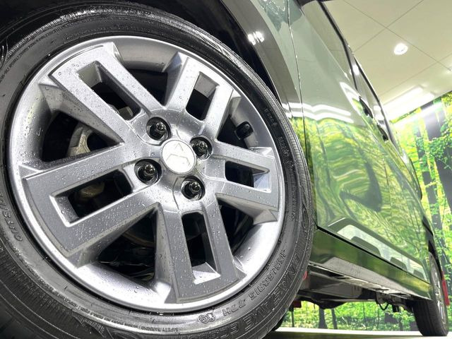 �y����15�C���`�A���~�z�C�[���z�O�ςɃ}�b�`���������A���~�z�C�[���𑕒����Ă���܂��B�e��ЊO�A���~�z�C�[����A�X�^�b�h���X�^�C�����戵�����Ă���܂��B���񂲑��k����������