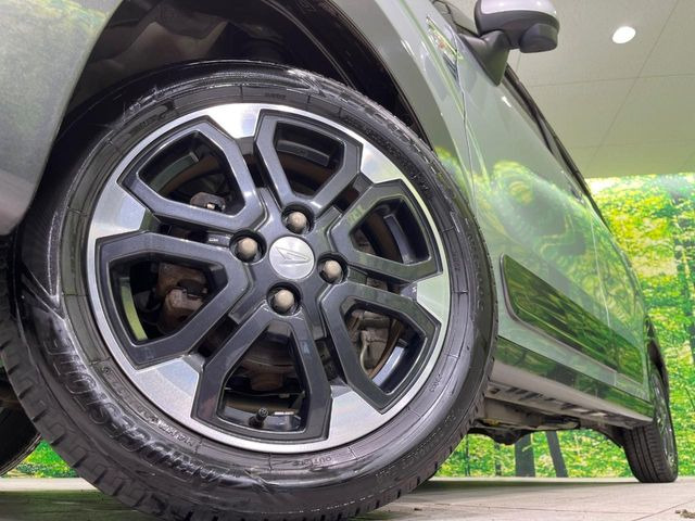 �y����15�C���`�A���~�z�C�[���z�O�ςɃ}�b�`���������A���~�z�C�[���𑕒����Ă���܂��B�e��ЊO�A���~�z�C�[����A�X�^�b�h���X�^�C�����戵�����Ă���܂��B���񂲑��k����������