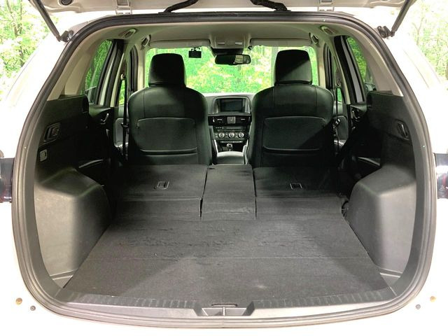 ���i�̂���������ʋ΁A���}���ɏ\���ȉ׎��X�y�[�X���m�ۂ��Ă���܂��B�Z�J���h�V�[�g��|���ƁA�傫�ȉו��̐ύڂ��\�ł���