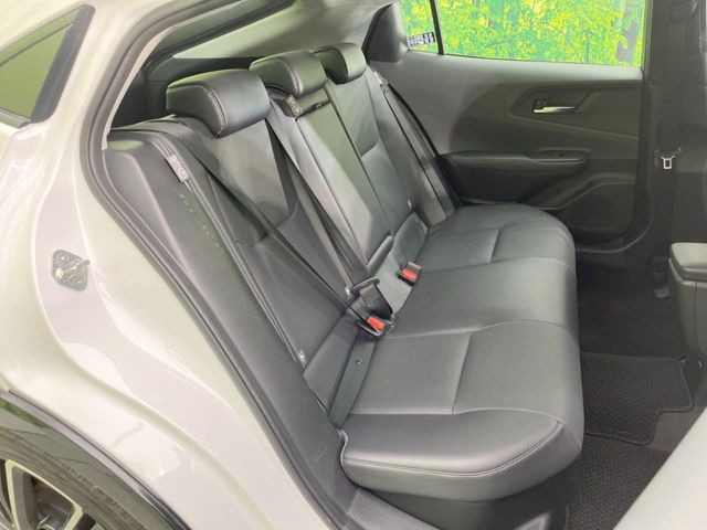 後部座席も気になるようなキズ・汚れやへたり等、大きなダメージはなく、良好な状態です。