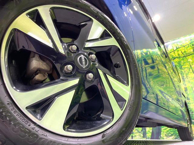 �y����15�C���`�A���~�z�C�[���z�O�ςɃ}�b�`���������A���~�z�C�[���𑕒����Ă���܂��B�e��ЊO�A���~�z�C�[����A�X�^�b�h���X�^�C�����戵�����Ă���܂��B���񂲑��k����������