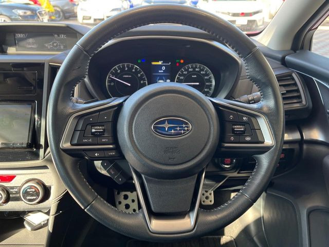 �y�����v�����X�e�A�����O�z�㎿�Ȋv���g�p���邱�ƂŁA��ɂ����������݂ƂĂ��^�]���₷���n���h���ł���