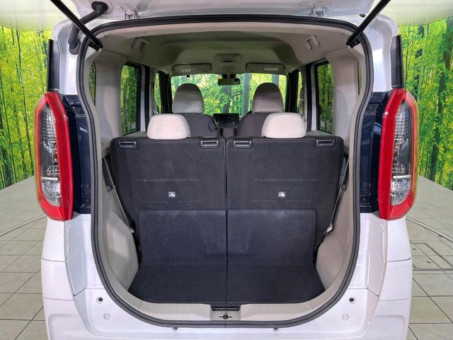 ���i�̂���������ʋ΁A���}���ɏ\���ȉ׎��X�y�[�X���m�ۂ��Ă���܂��B�Z�J���h�V�[�g��|���ƁA�傫�ȉו��̐ύڂ��\�ł���