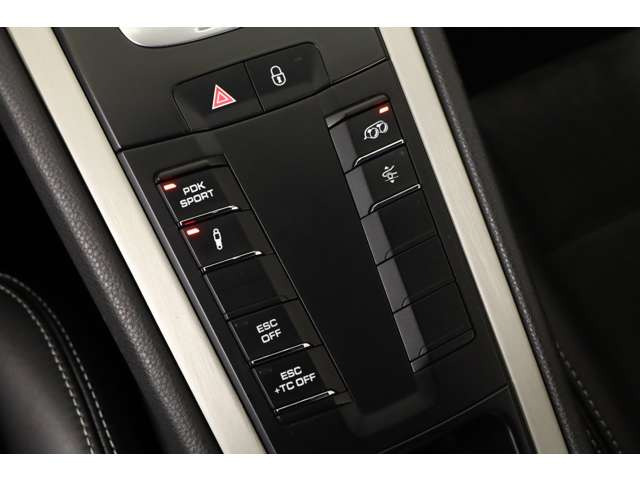 �t�����g�A�N�X�����t�g����������A�X����i���̑������ł����S���đ����GT3�B���񂵂̃X�g���X���y������Ă��܂��B