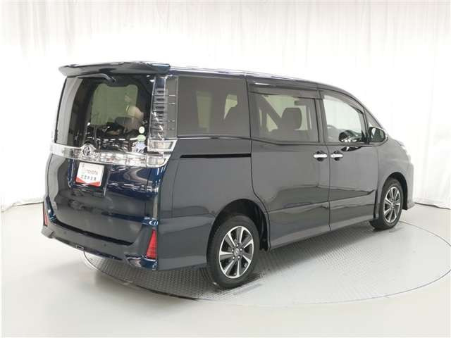 ヴォクシー2.0 ZS 煌II 4WD