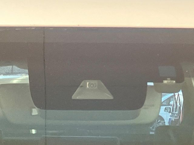 �y�g���^�Z�[�t�e�B�Z���X�z���s���ɑO���̎ԗ�����F�����A�Փ˂������Ȏ��͌x��ƃu���[�L�ŏՓˉ���Ɣ�Q�y�����A�V�X�g�B�����S�Ƀh���C�u�����y���݂��������܂��B