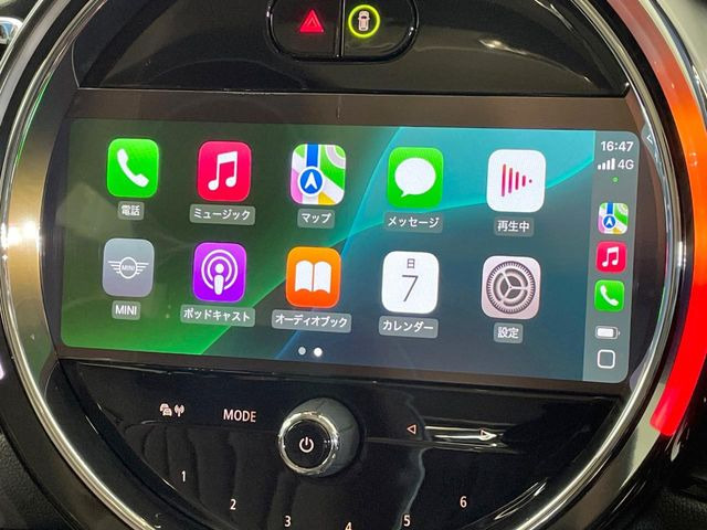 ��Apple Car Play:�X�}�z�Ƃ̗L���ڑ��ŁA�i�r�E�I�[�f�B�I�Đ��ȂǃX�}�z�̃A�v���@�\����ʂł��g����֗��@�\�ł�!