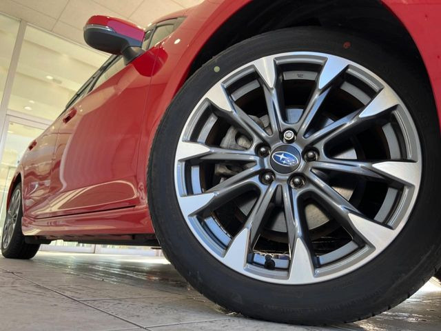 �y����17�C���`�A���~�z�C�[���z�O�ςɃ}�b�`���������A���~�z�C�[���𑕒����Ă���܂��B�e��ЊO�A���~�z�C�[����A�X�^�b�h���X�^�C�����戵�����Ă���܂��B���񂲑��k����������