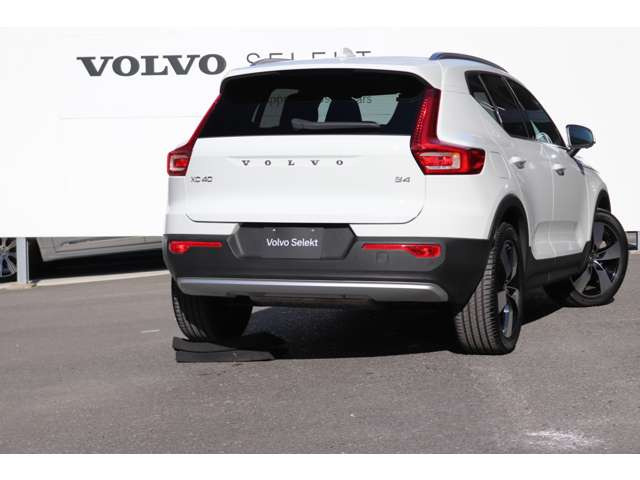 XC40B4 モメンタム