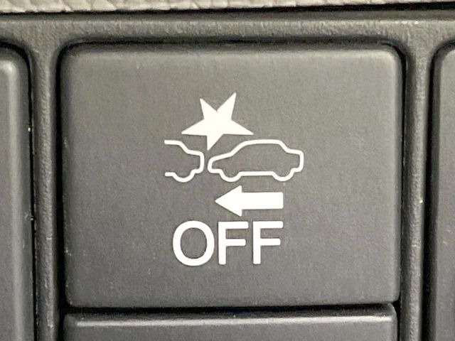 �y�z���_�Z���V���O�z���s���ɑO���̎ԗ�����F�����A�Փ˂������Ȏ��͌x��ƃu���[�L�ŏՓˉ���Ɣ�Q�y�����A�V�X�g�B�����S�Ƀh���C�u�����y���݂��������܂��B