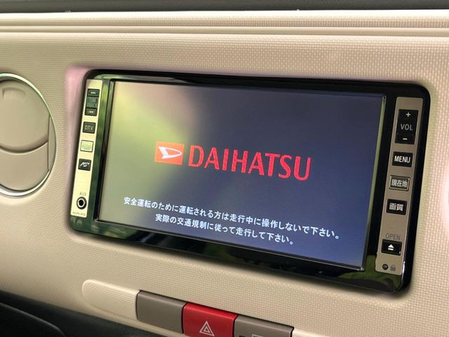 �y�����i�r�z�l�C�̏����i�r�𑕔����Ă���܂��B�i�r�̎g���₷���͂������A�I�[�f�B�I�@�\���[��!�L�����v�◷�s�͂������A�ʋ΂┃�����ȂǕ��i�̃h���C�u���y�����Ȃ�͂���